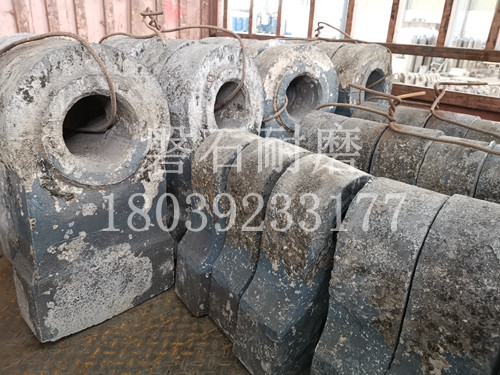 甘肅平?jīng)銎扑闄C(jī)錘頭用什么材質(zhì)好？